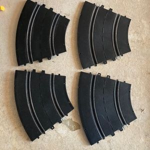Vintage Eldon Twelve Piece Curve Slot Car Track